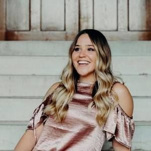 Meet your Posher, Andrea